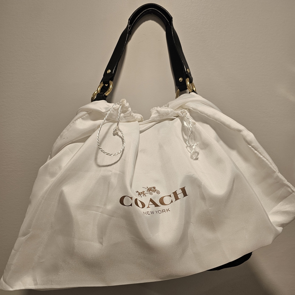Coach Black Handbag - Picture 7 of 8